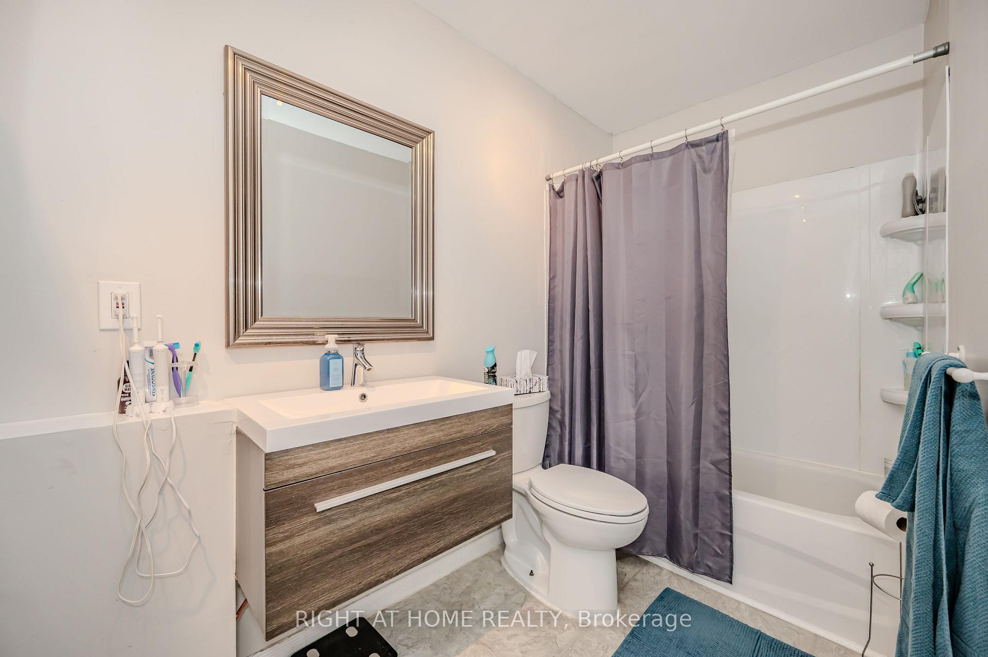 Photo 16 of 126 Poplar Avenue, Halton Hills, Acton — HOMEH