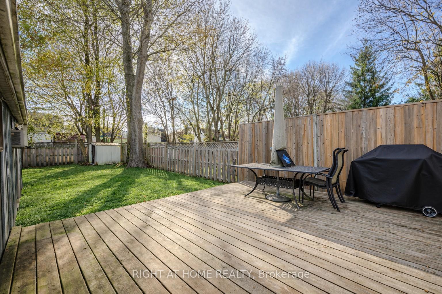 Photo 19 of 126 Poplar Avenue, Halton Hills, Acton — HOMEH