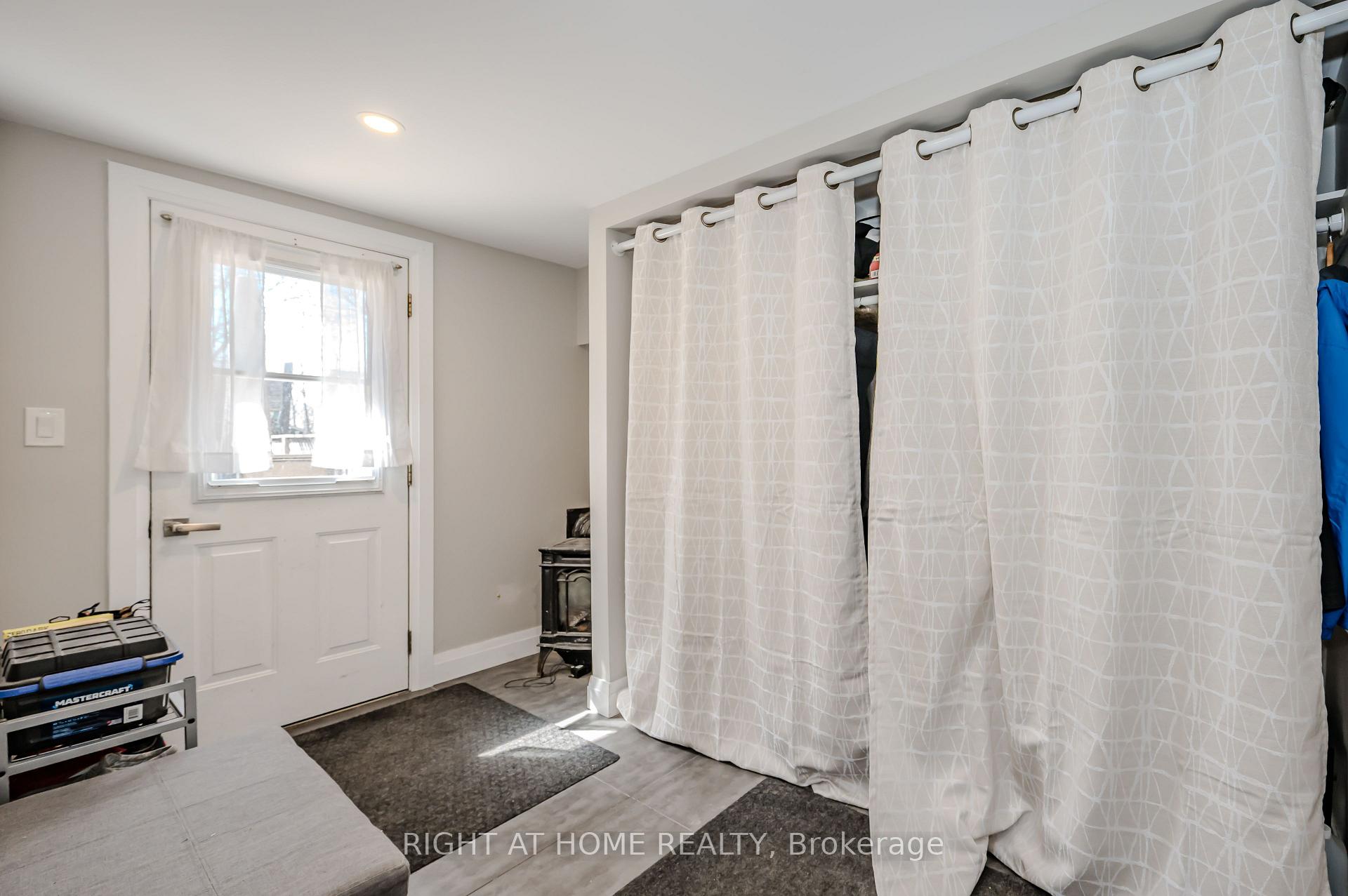 Photo 23 of 126 Poplar Avenue, Halton Hills, Acton — HOMEH