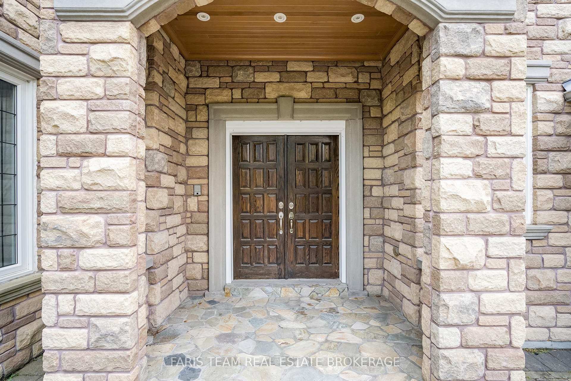 Photo 4 of 15 Clarendon Drive, Richmond Hill, Bayview Hill — HOMEH