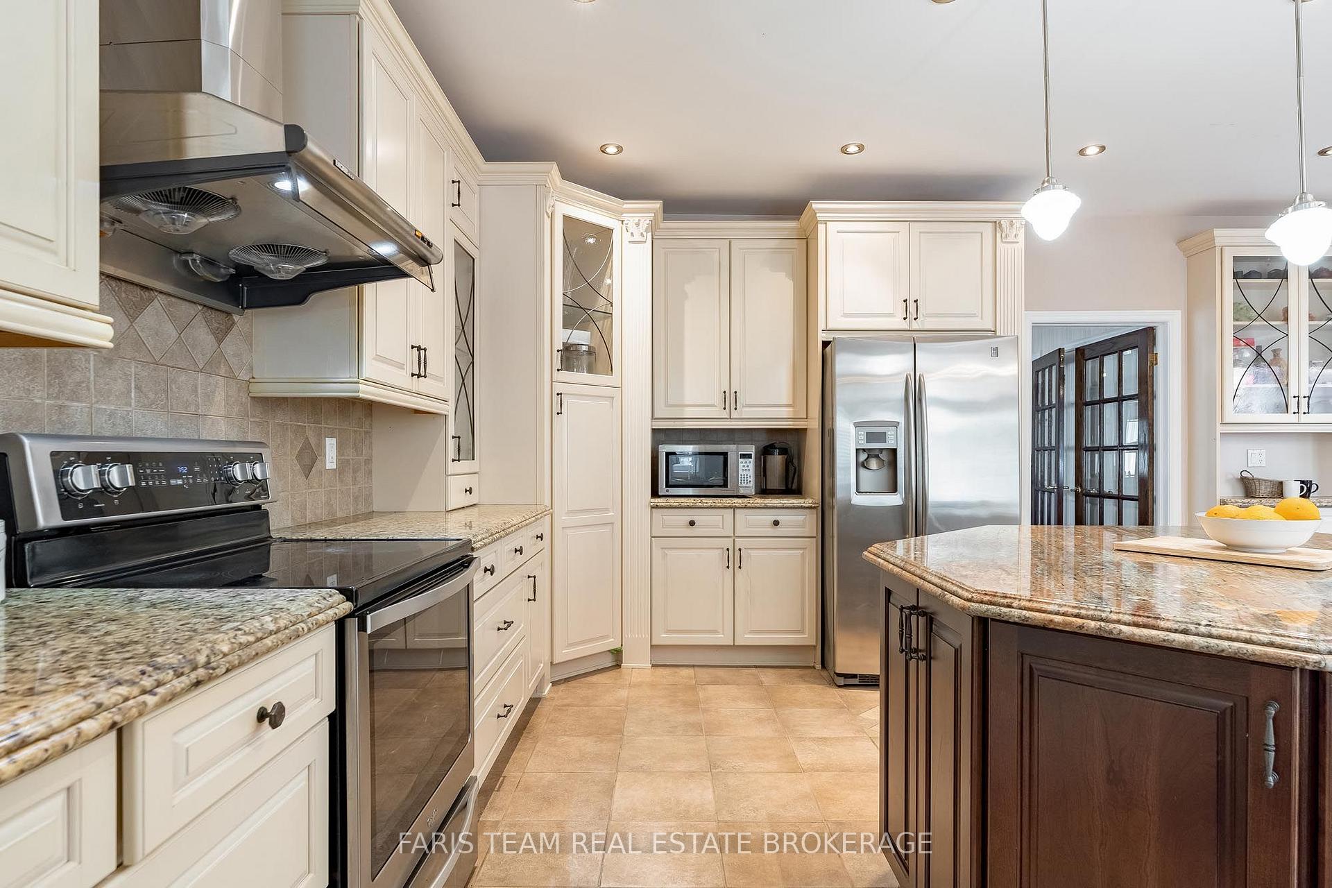 Photo 9 of 15 Clarendon Drive, Richmond Hill, Bayview Hill — HOMEH