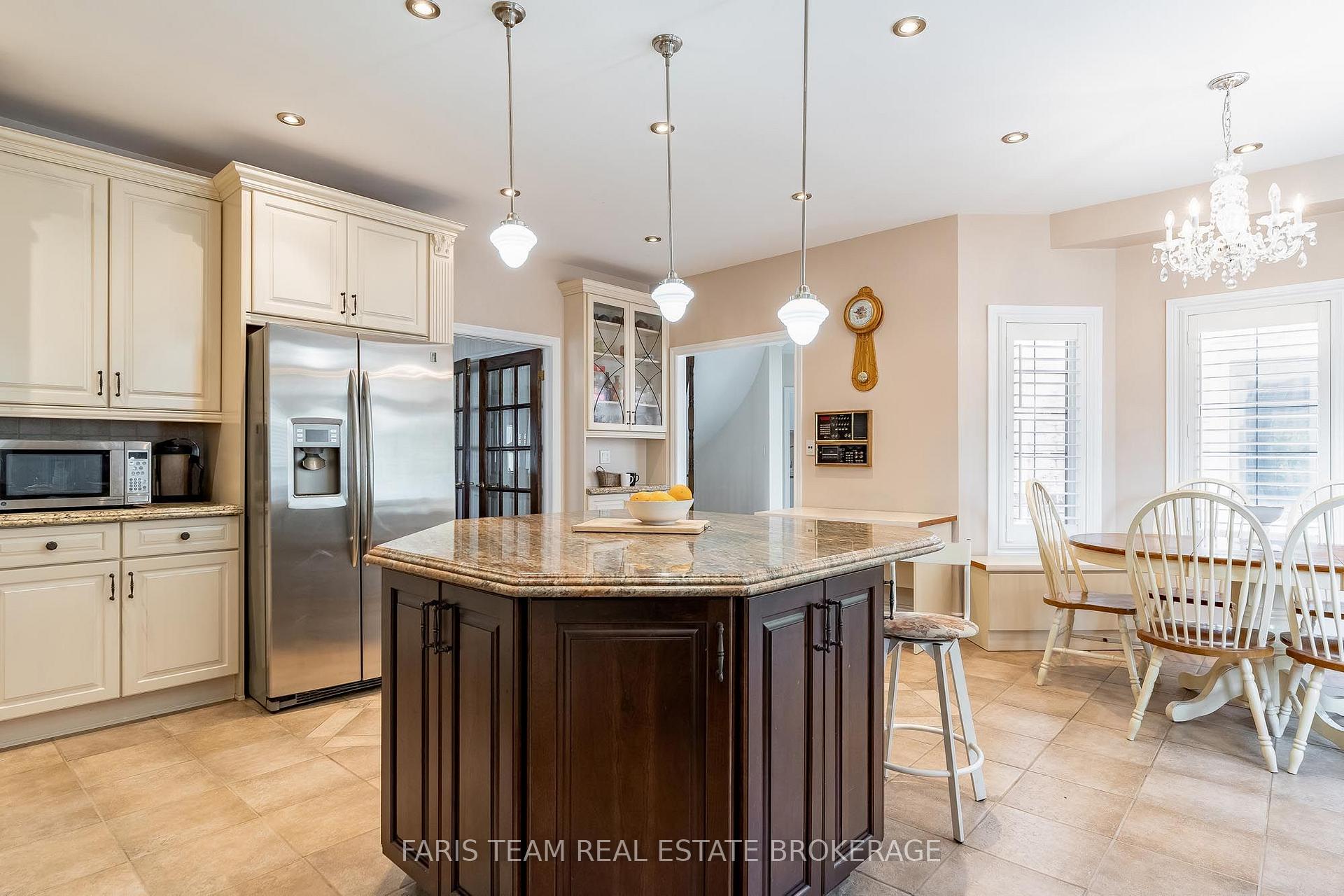 Photo 10 of 15 Clarendon Drive, Richmond Hill, Bayview Hill — HOMEH