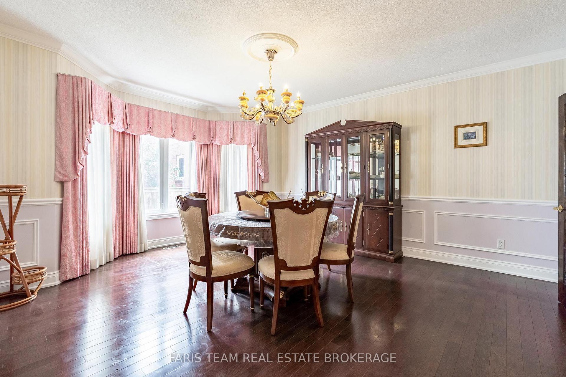Photo 11 of 15 Clarendon Drive, Richmond Hill, Bayview Hill — HOMEH