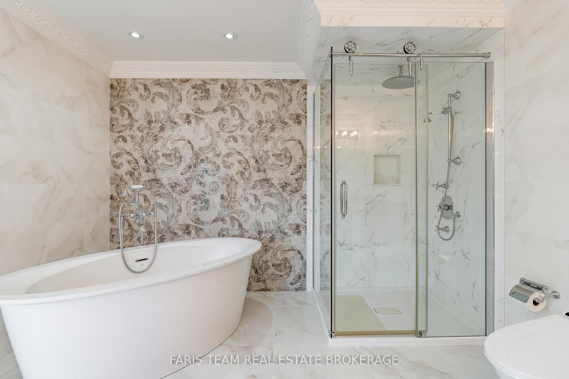 Photo 23 of 15 Clarendon Drive, Richmond Hill, Bayview Hill — HOMEH