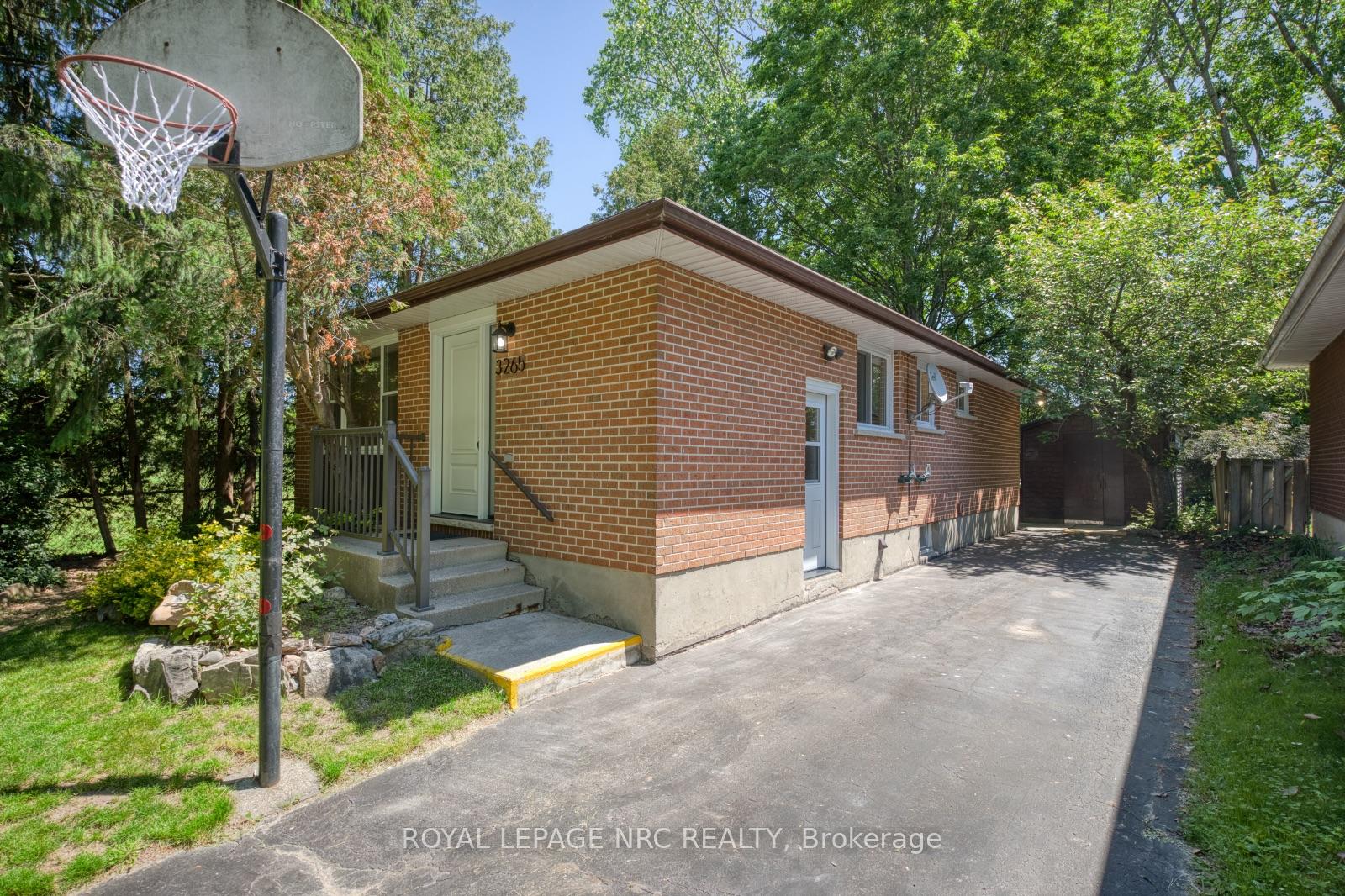 Photo 5 of 3265 Addison Avenue, Niagara Falls, Church's Lane — HOMEH