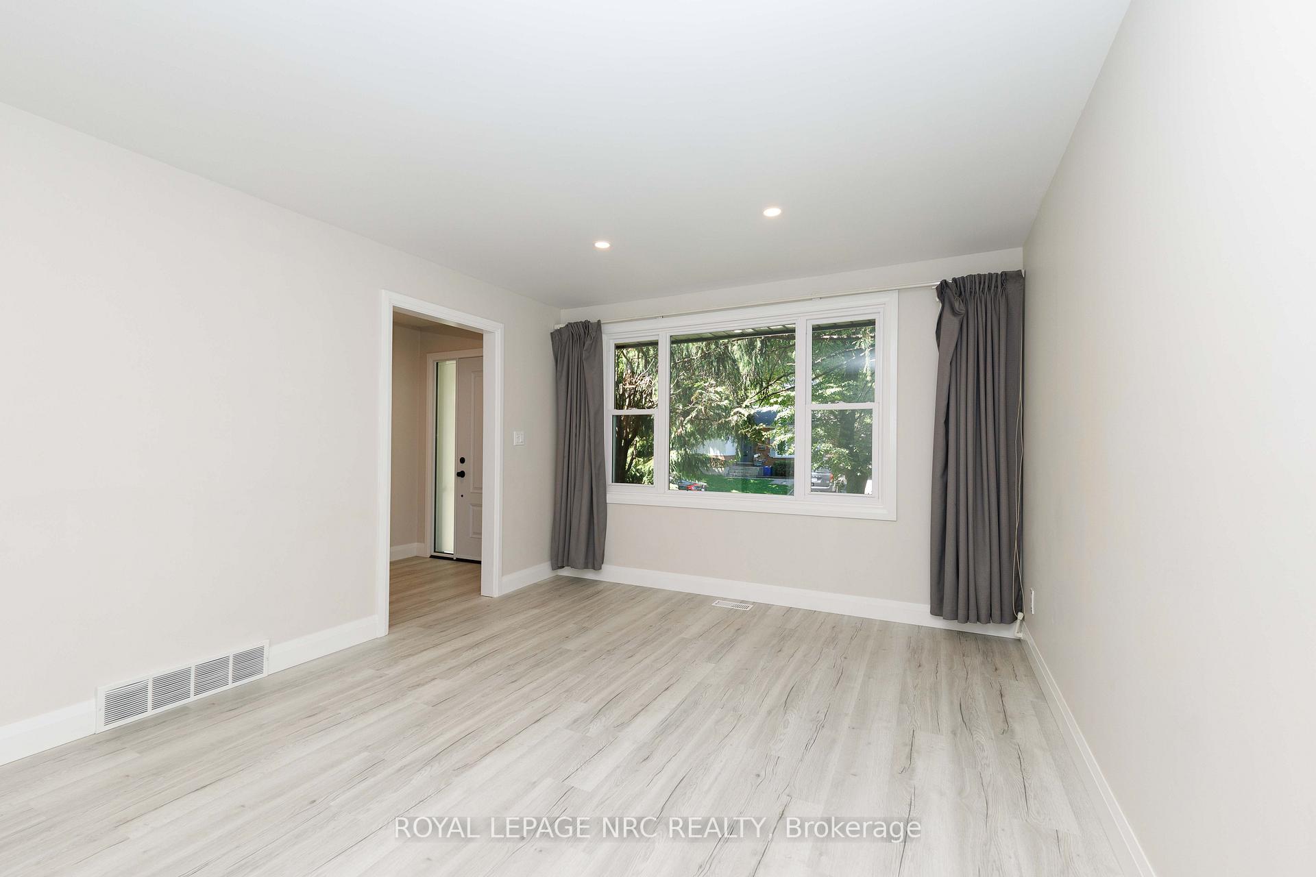 Photo 11 of 3265 Addison Avenue, Niagara Falls, Church's Lane — HOMEH