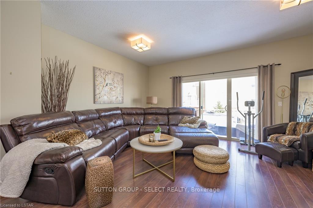 Photo 6 of Unit 3, 1850 Beaverbrook Avenue, London, North M — HOMEH
