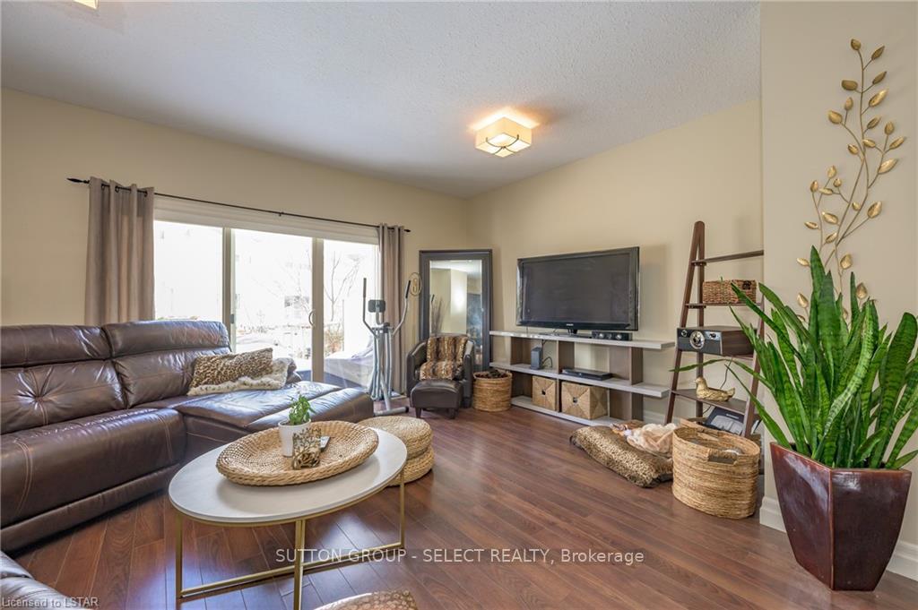 Photo 8 of Unit 3, 1850 Beaverbrook Avenue, London, North M — HOMEH