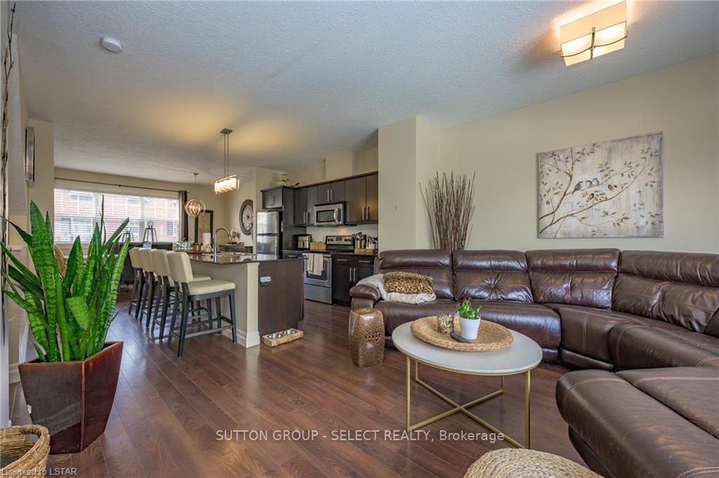Photo 11 of Unit 3, 1850 Beaverbrook Avenue, London, North M — HOMEH