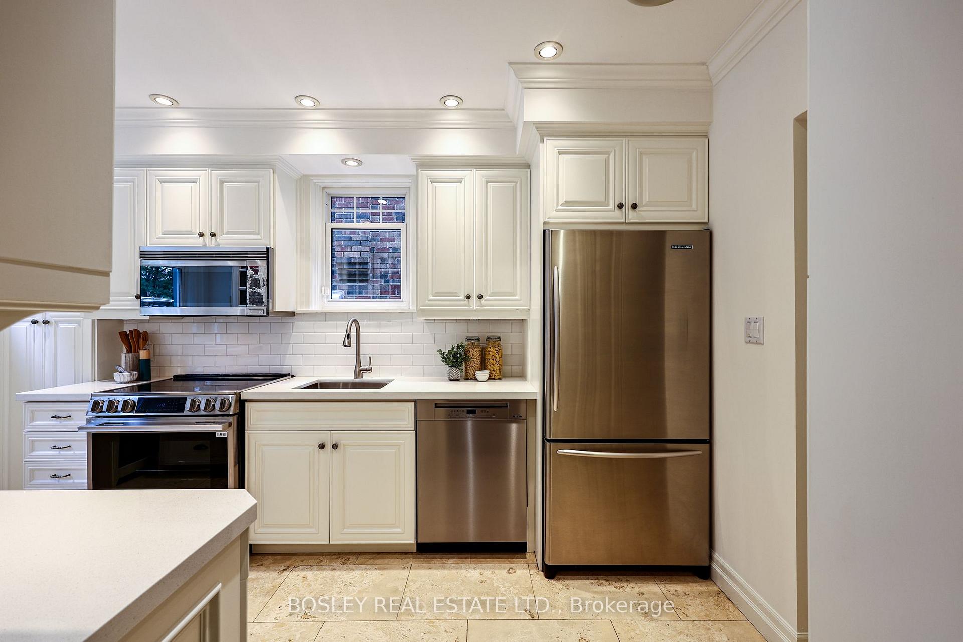 Photo 12 of 149 Lascelles Boulevard, Toronto, Yonge-Eglinton — HOMEH