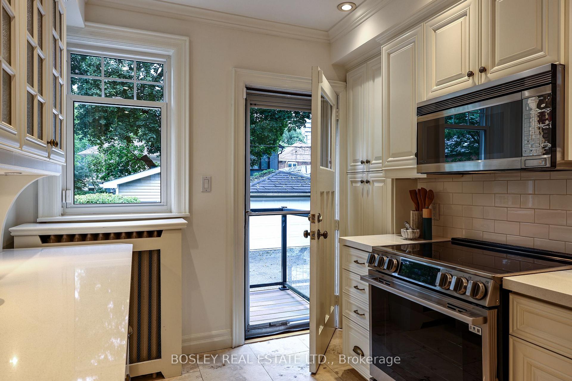 Photo 16 of 149 Lascelles Boulevard, Toronto, Yonge-Eglinton — HOMEH