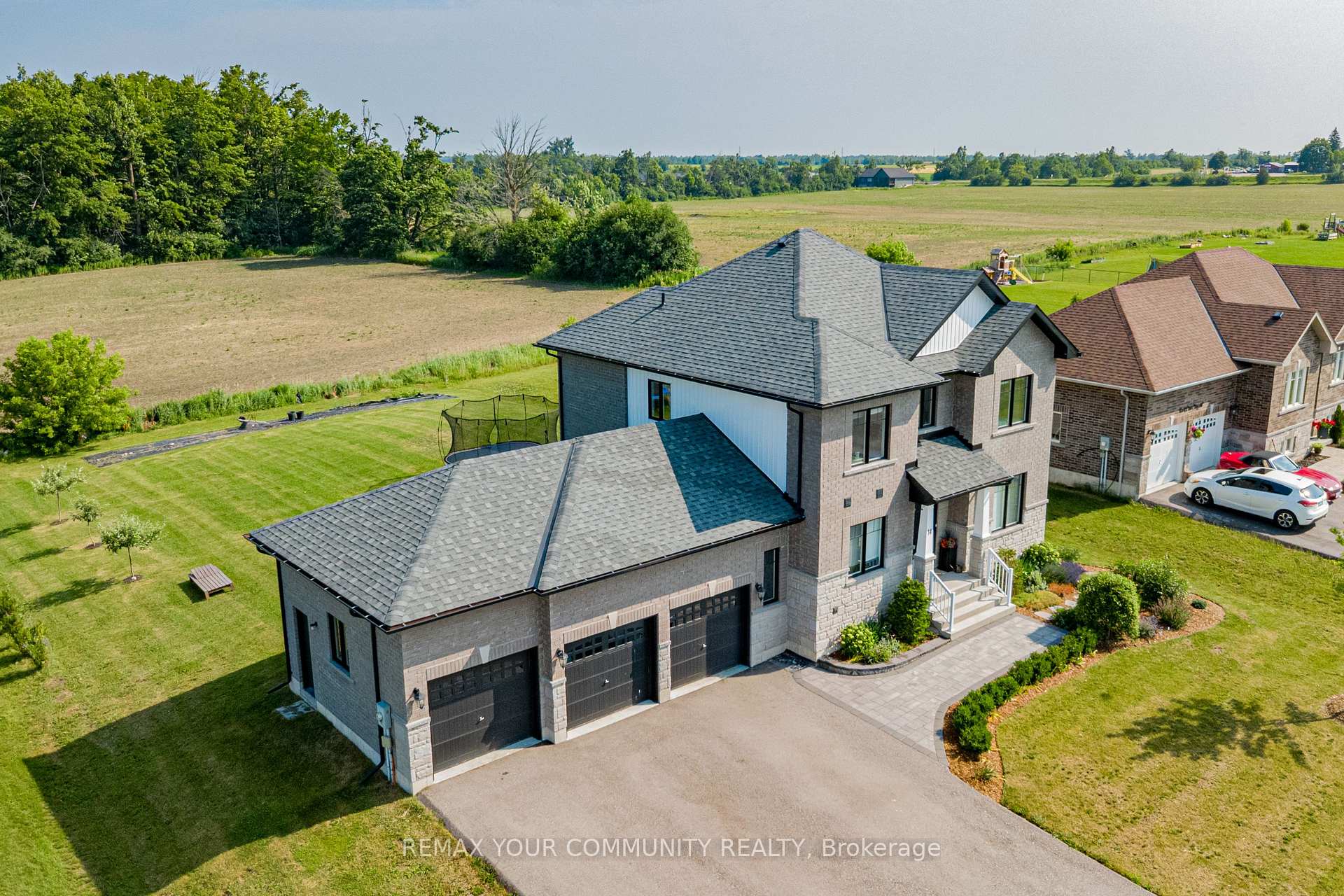 Photo 2 of 14 McCrae Crescent, Kawartha Lakes, Woodville — HOMEH