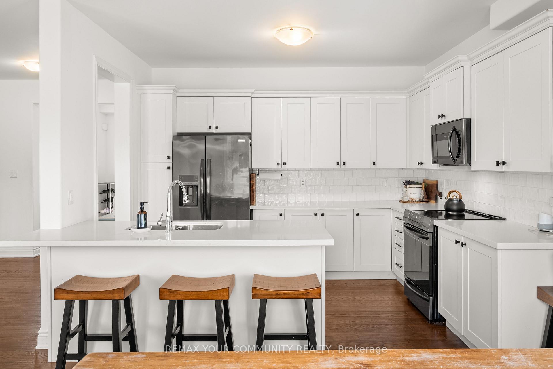 Photo 9 of 14 McCrae Crescent, Kawartha Lakes, Woodville — HOMEH