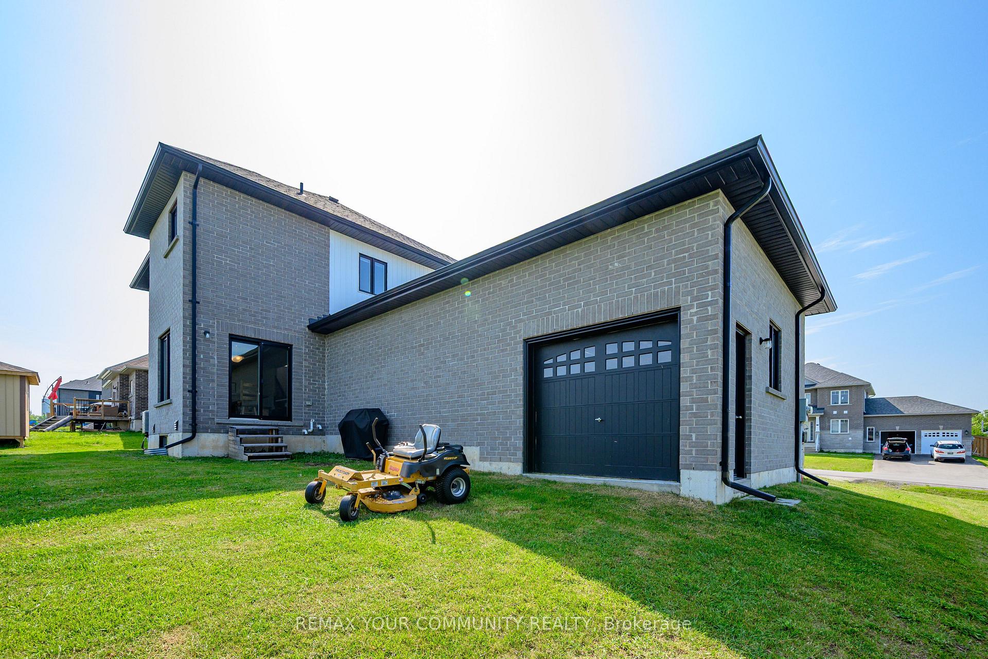Photo 29 of 14 McCrae Crescent, Kawartha Lakes, Woodville — HOMEH