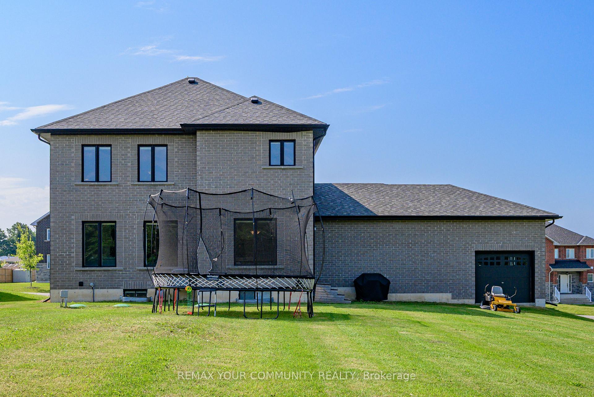 Photo 32 of 14 McCrae Crescent, Kawartha Lakes, Woodville — HOMEH