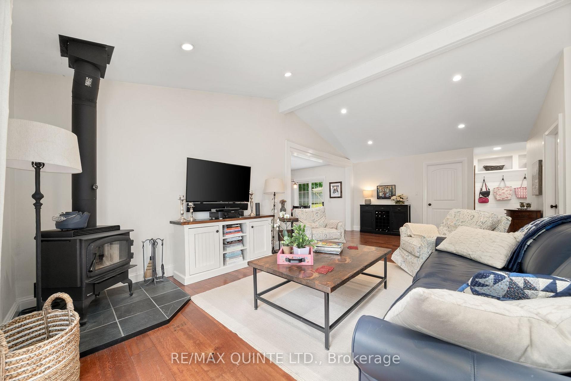 Photo 12 of 14 Eastern Avenue, Prince Edward County, Ameliasburg Ward — HOMEH