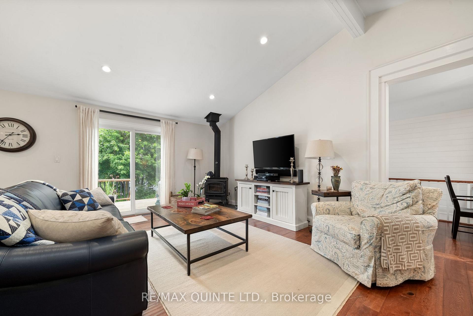 Photo 13 of 14 Eastern Avenue, Prince Edward County, Ameliasburg Ward — HOMEH