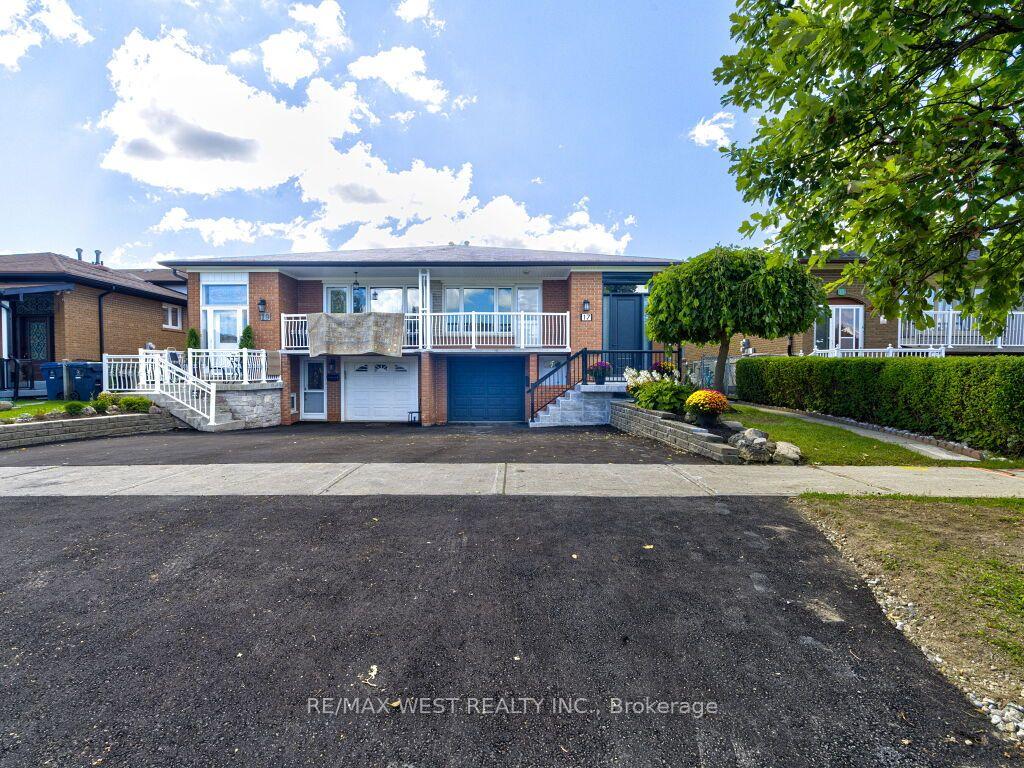 Photo 54 of 17 Cabana Drive, North York, Humber Summit — HOMEH