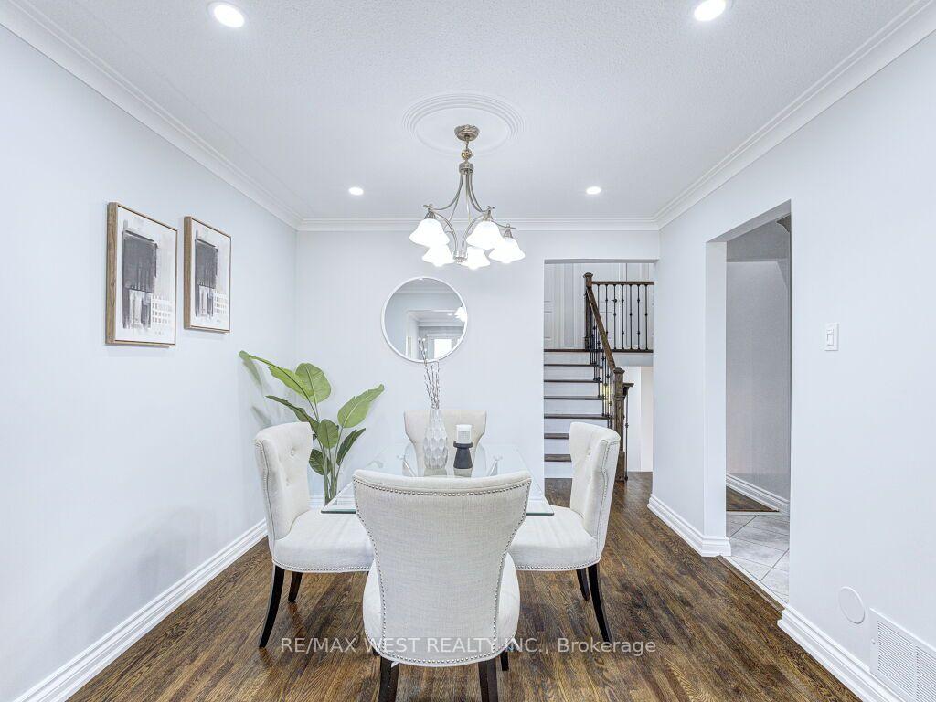 Photo 13 of 17 Cabana Drive, North York, Humber Summit — HOMEH