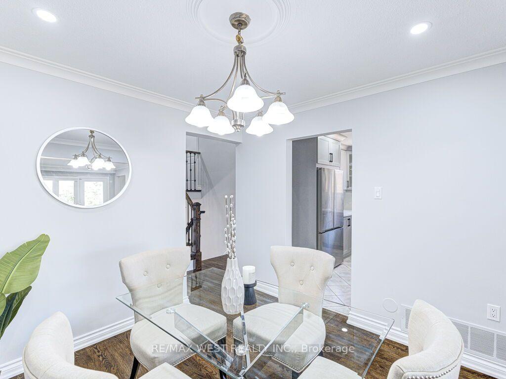 Photo 14 of 17 Cabana Drive, North York, Humber Summit — HOMEH