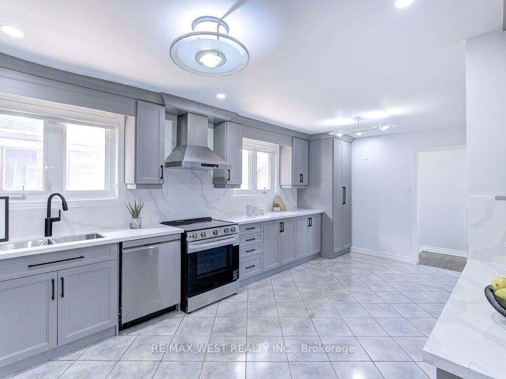 Photo 17 of 17 Cabana Drive, North York, Humber Summit — HOMEH