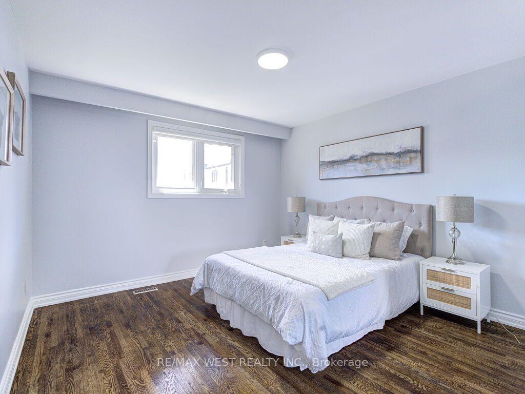 Photo 25 of 17 Cabana Drive, North York, Humber Summit — HOMEH