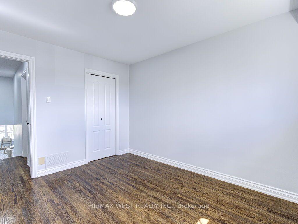 Photo 31 of 17 Cabana Drive, North York, Humber Summit — HOMEH