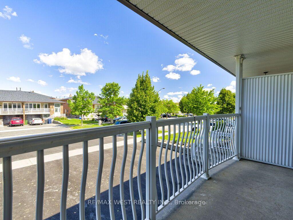 Photo 34 of 17 Cabana Drive, North York, Humber Summit — HOMEH
