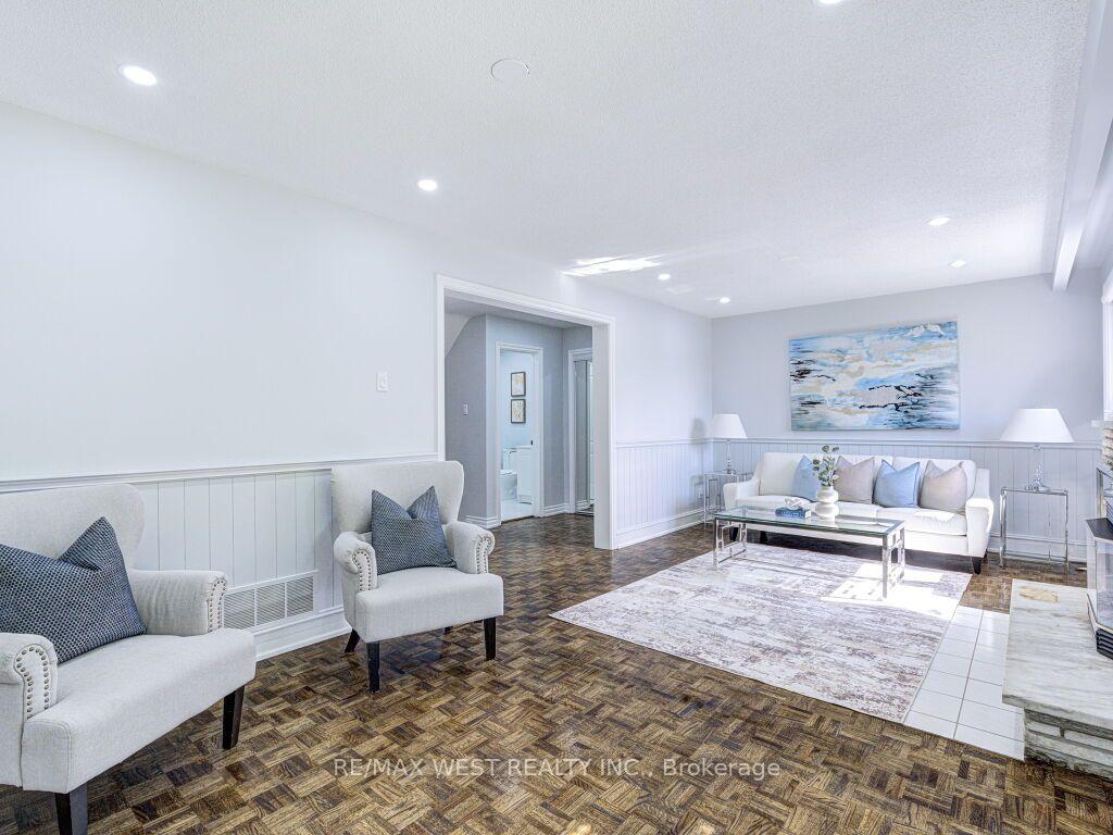 Photo 37 of 17 Cabana Drive, North York, Humber Summit — HOMEH