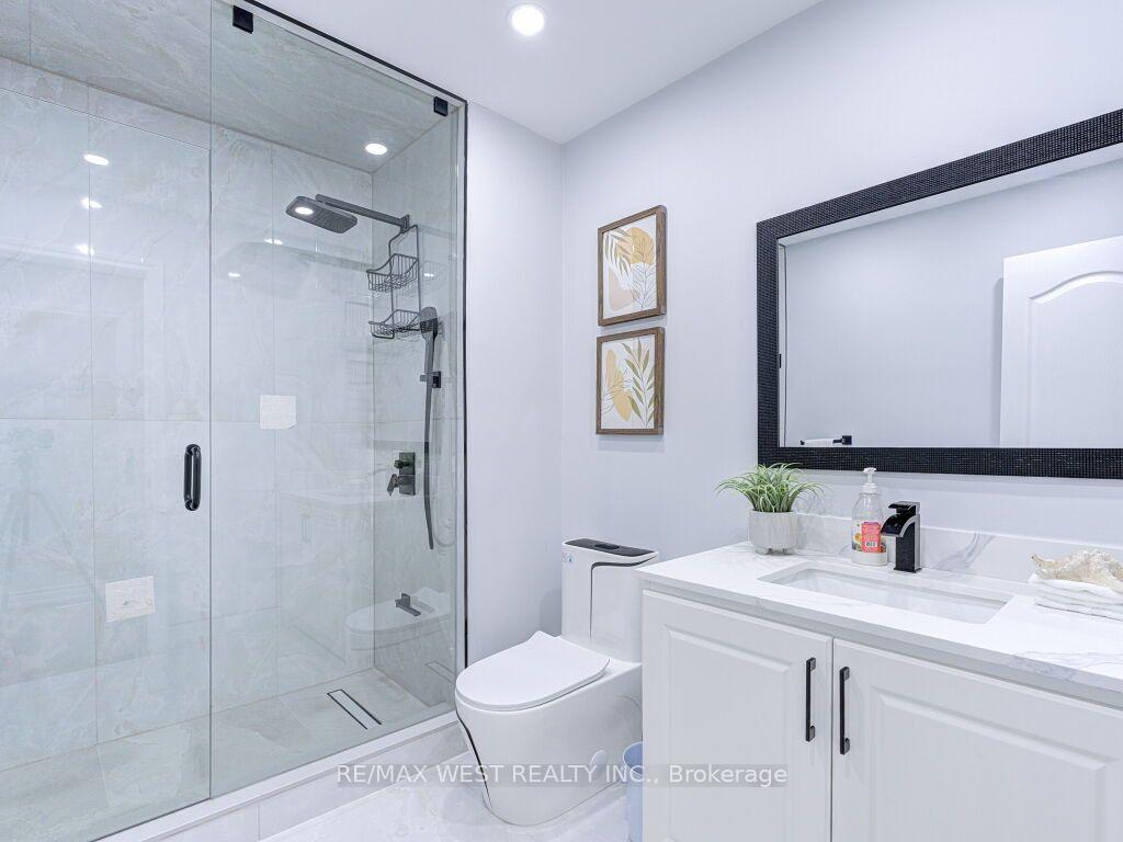Photo 42 of 17 Cabana Drive, North York, Humber Summit — HOMEH