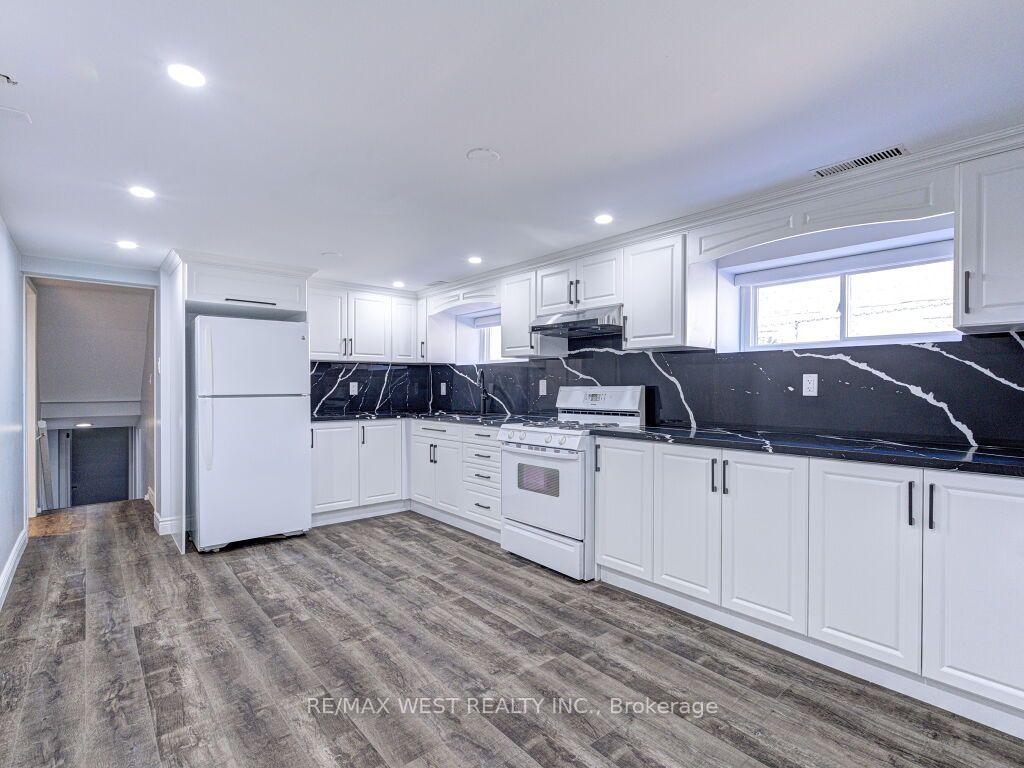 Photo 44 of 17 Cabana Drive, North York, Humber Summit — HOMEH