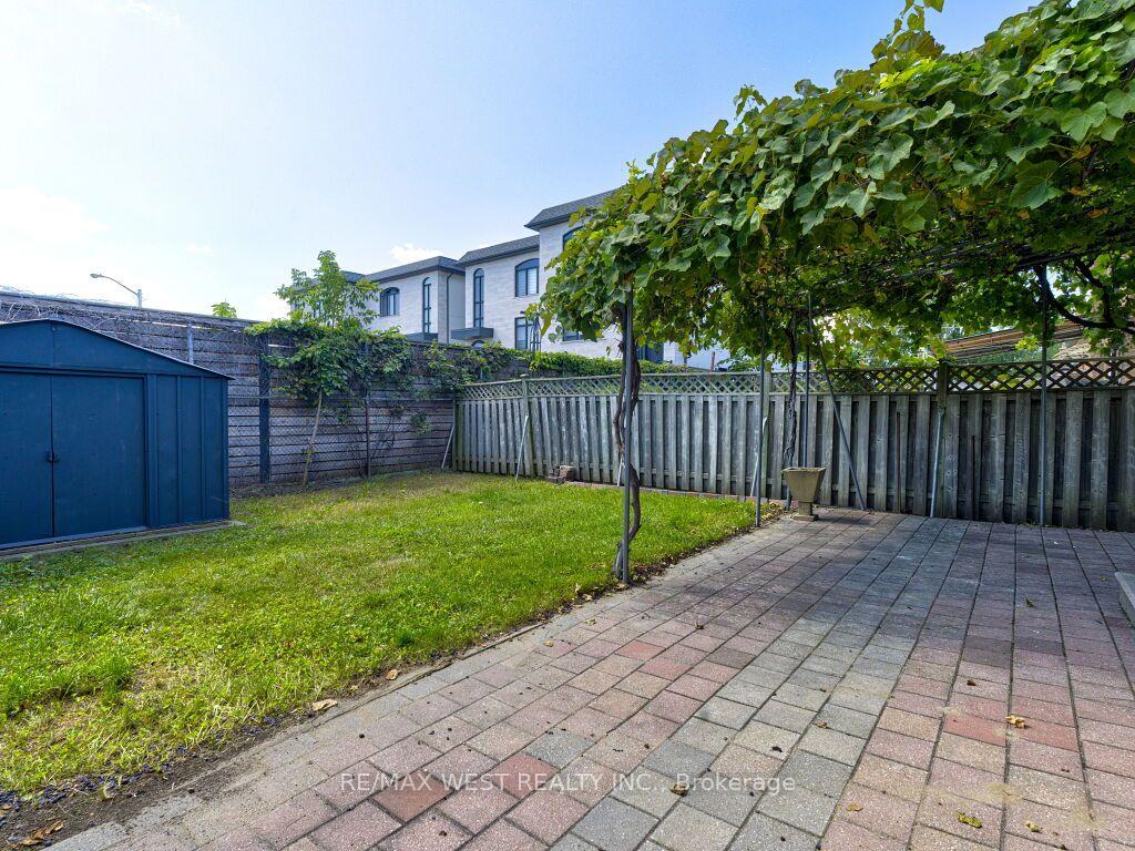 Photo 51 of 17 Cabana Drive, North York, Humber Summit — HOMEH