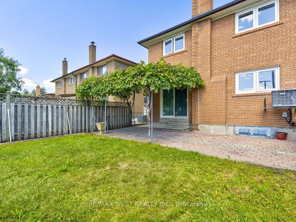 Photo 53 of 17 Cabana Drive, North York, Humber Summit — HOMEH