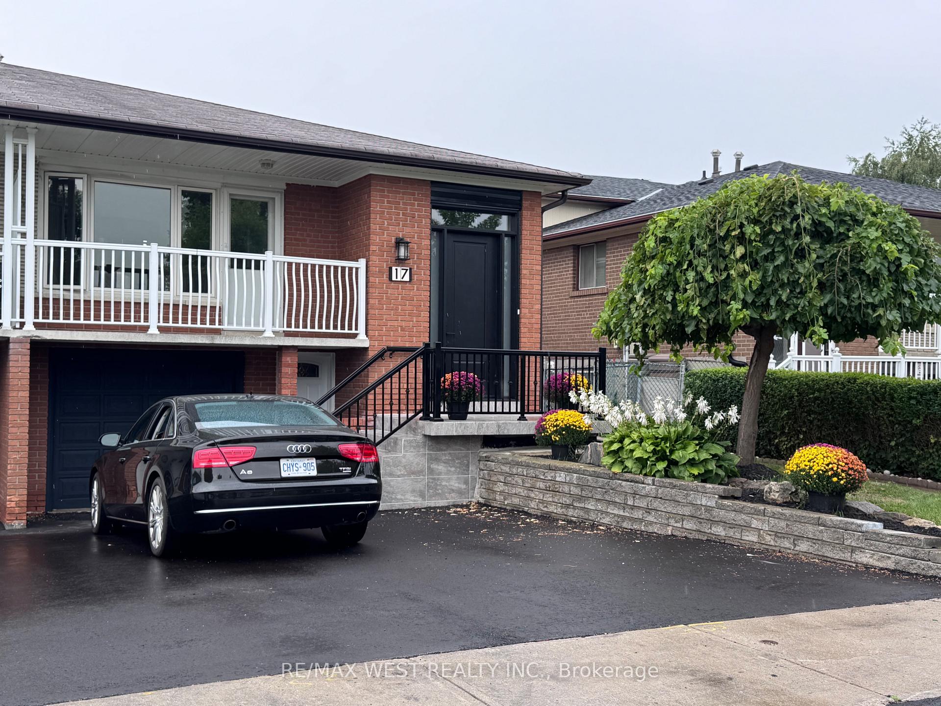 Photo 1 of 17 Cabana Drive, North York, Humber Summit — HOMEH
