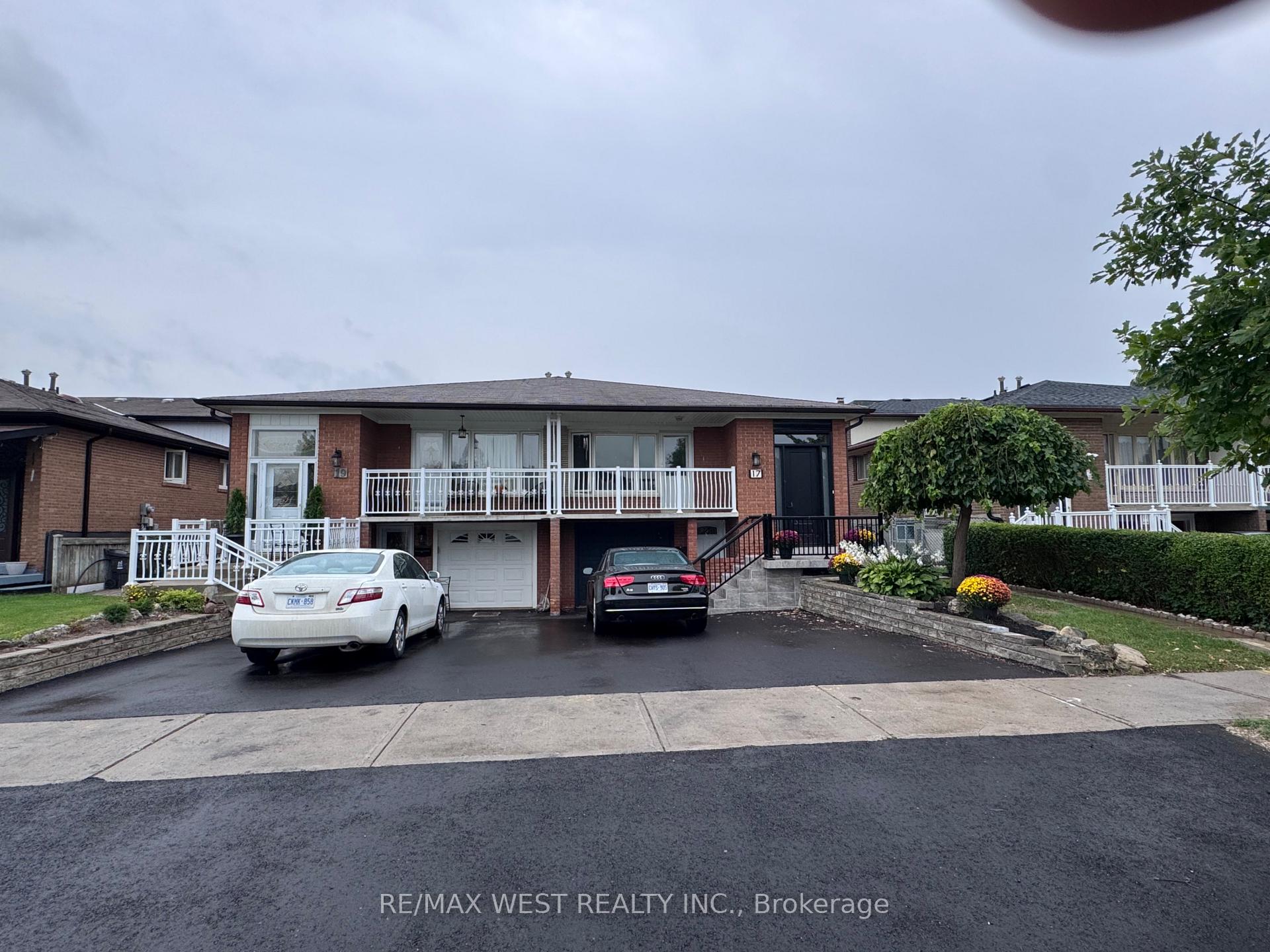 Photo 3 of 17 Cabana Drive, North York, Humber Summit — HOMEH