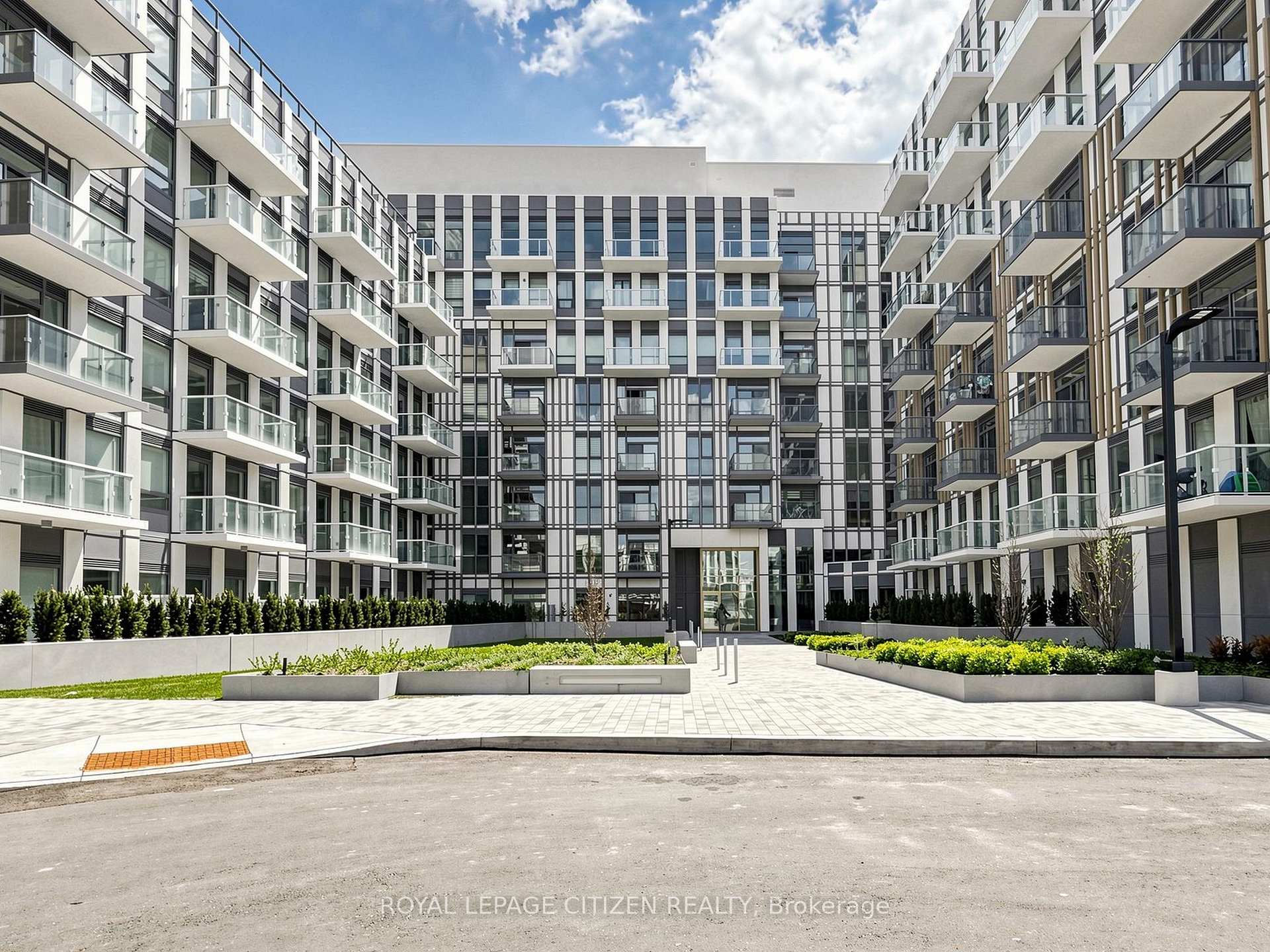Photo of Unit 814, 1005 Dundas Street