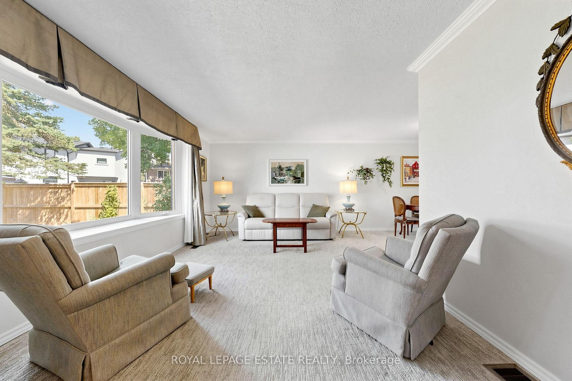 Photo 8 of 7 Longhope Place, North York, Don Valley Village — HOMEH