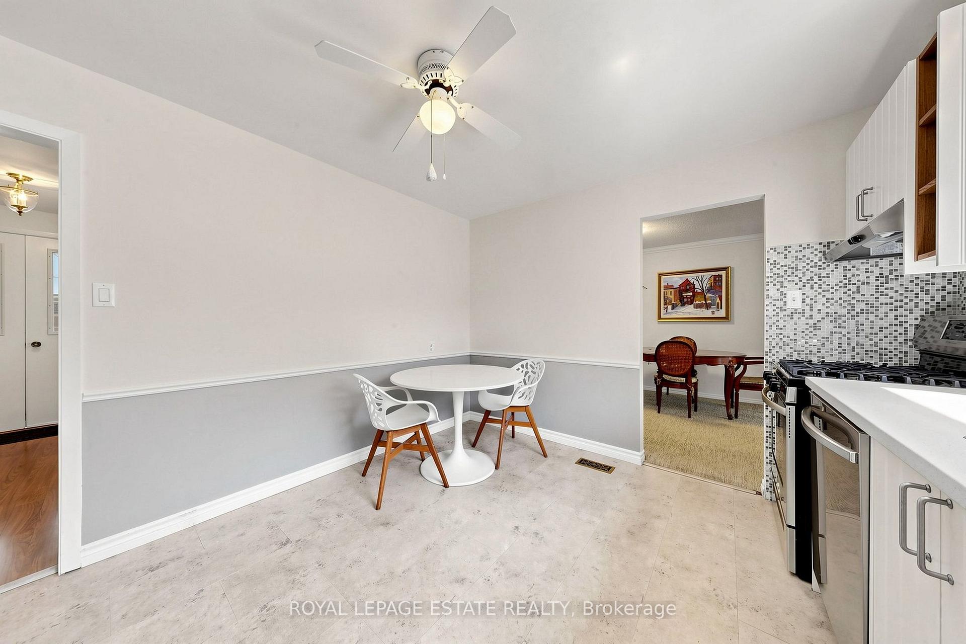Photo 17 of 7 Longhope Place, North York, Don Valley Village — HOMEH