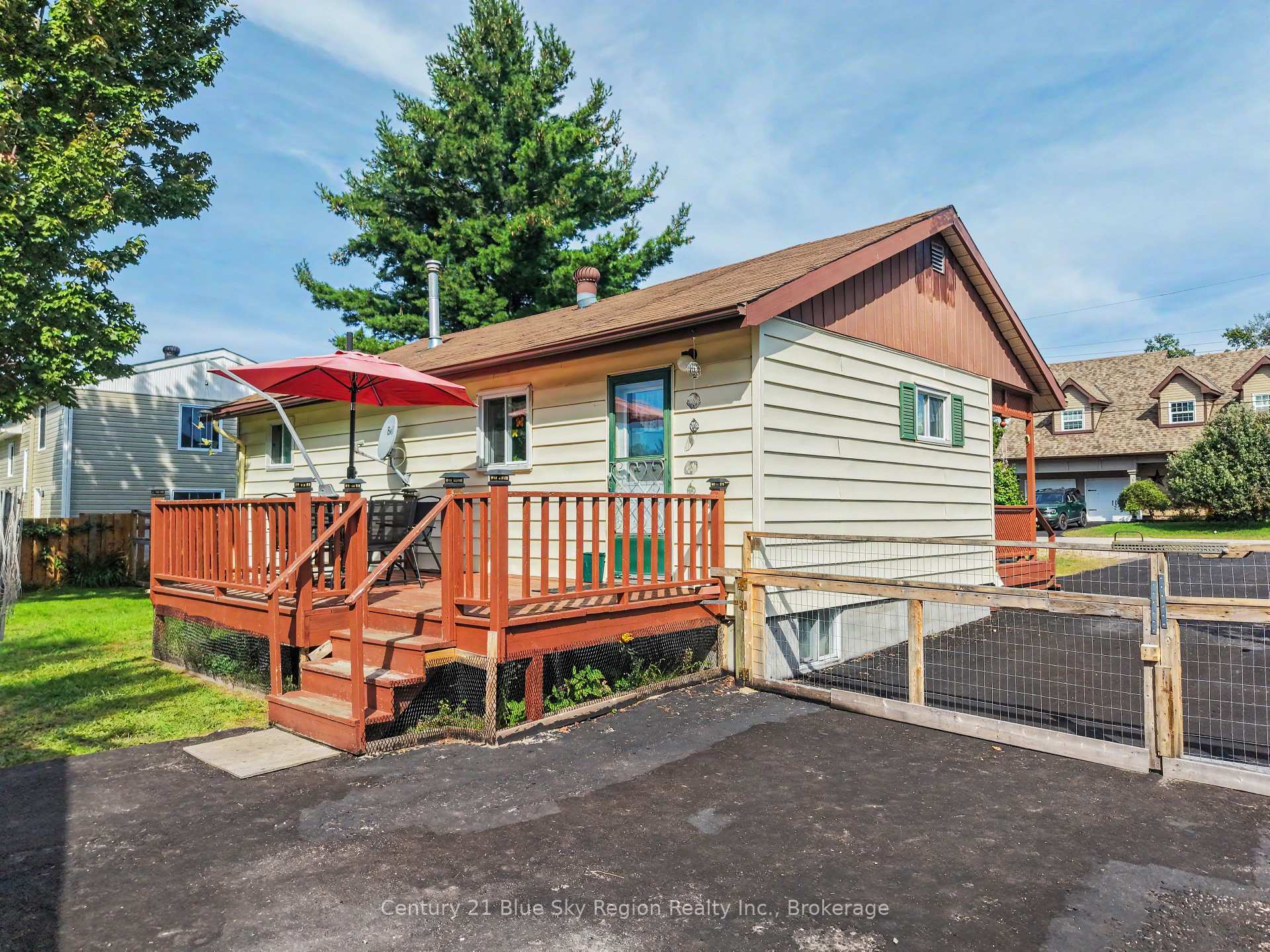 Photo 2 of 383 Angus Street, North Bay, Widdifield — HOMEH