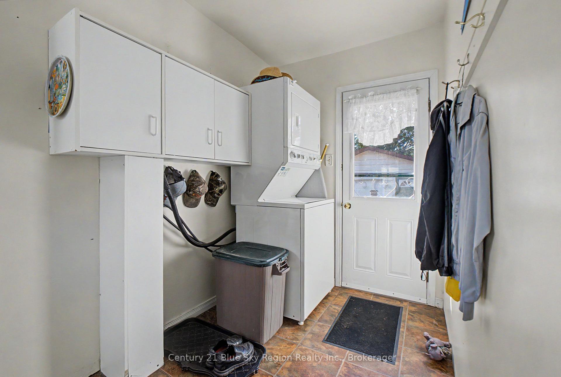 Photo 5 of 383 Angus Street, North Bay, Widdifield — HOMEH