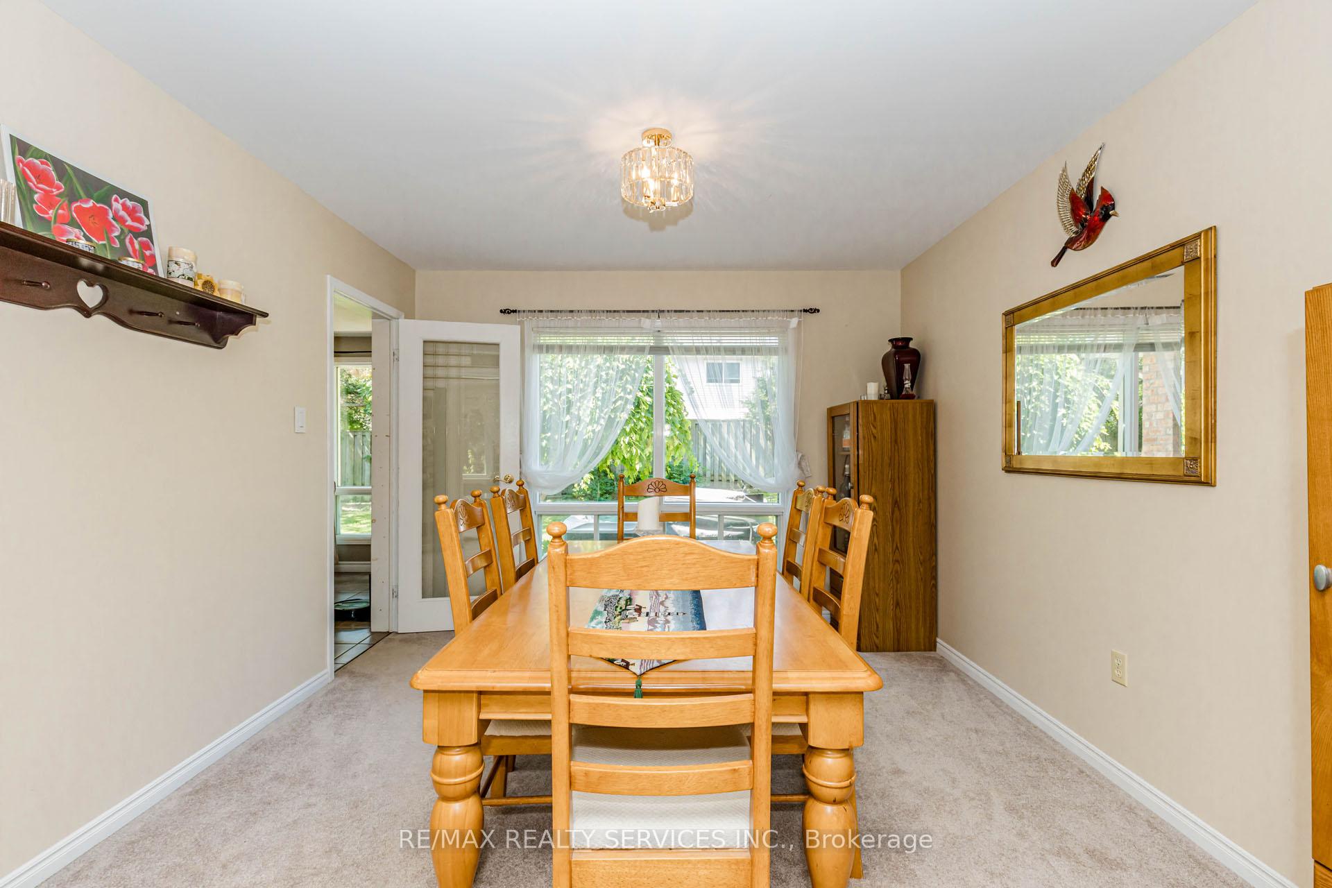 Photo 15 of 50 Barr Crescent, Brampton, Heart Lake East — HOMEH