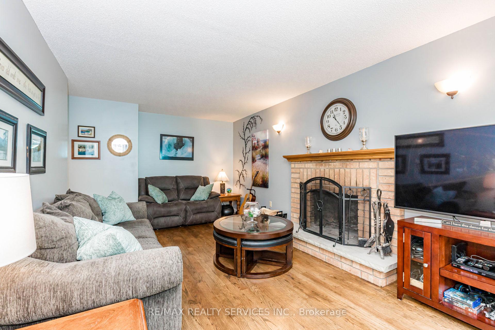 Photo 17 of 50 Barr Crescent, Brampton, Heart Lake East — HOMEH