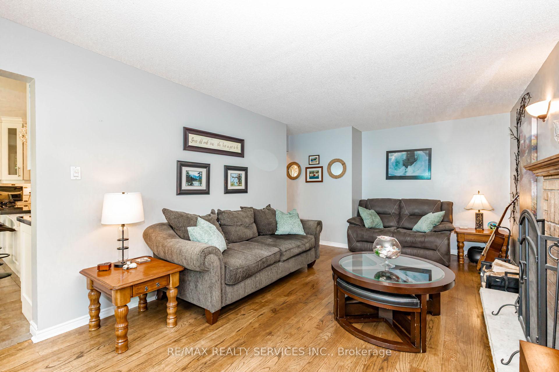 Photo 18 of 50 Barr Crescent, Brampton, Heart Lake East — HOMEH