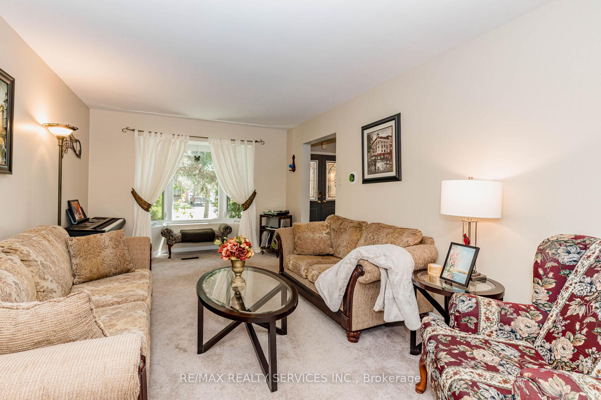 Photo 22 of 50 Barr Crescent, Brampton, Heart Lake East — HOMEH