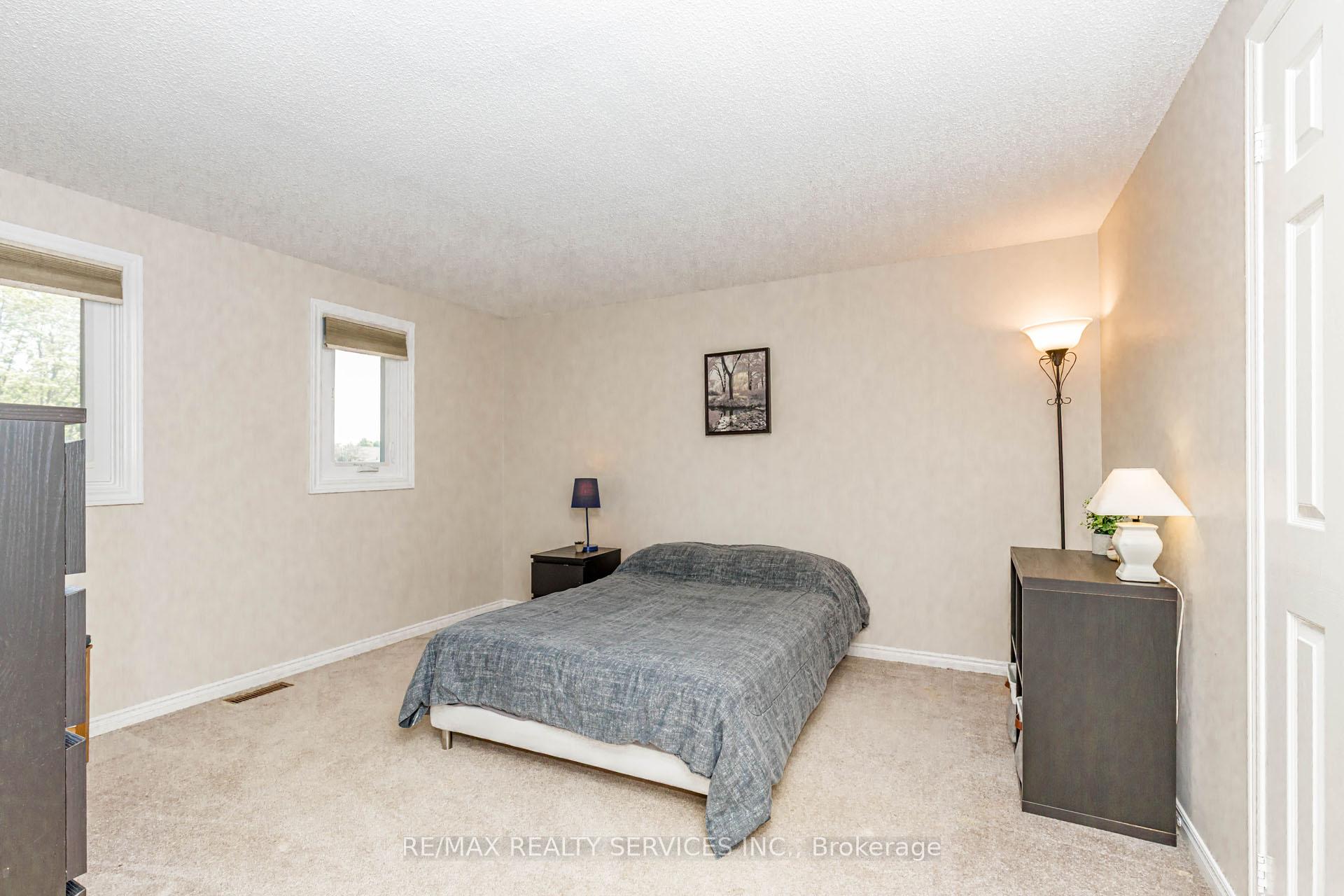 Photo 25 of 50 Barr Crescent, Brampton, Heart Lake East — HOMEH