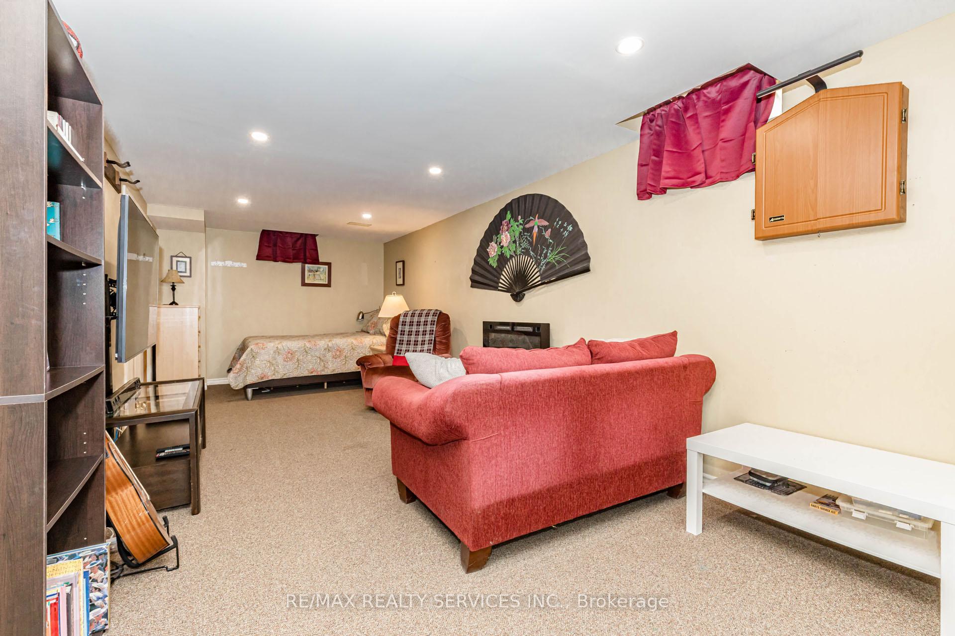 Photo 27 of 50 Barr Crescent, Brampton, Heart Lake East — HOMEH