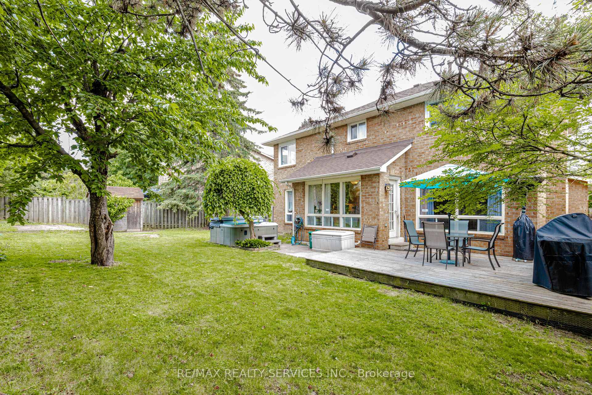Photo 33 of 50 Barr Crescent, Brampton, Heart Lake East — HOMEH