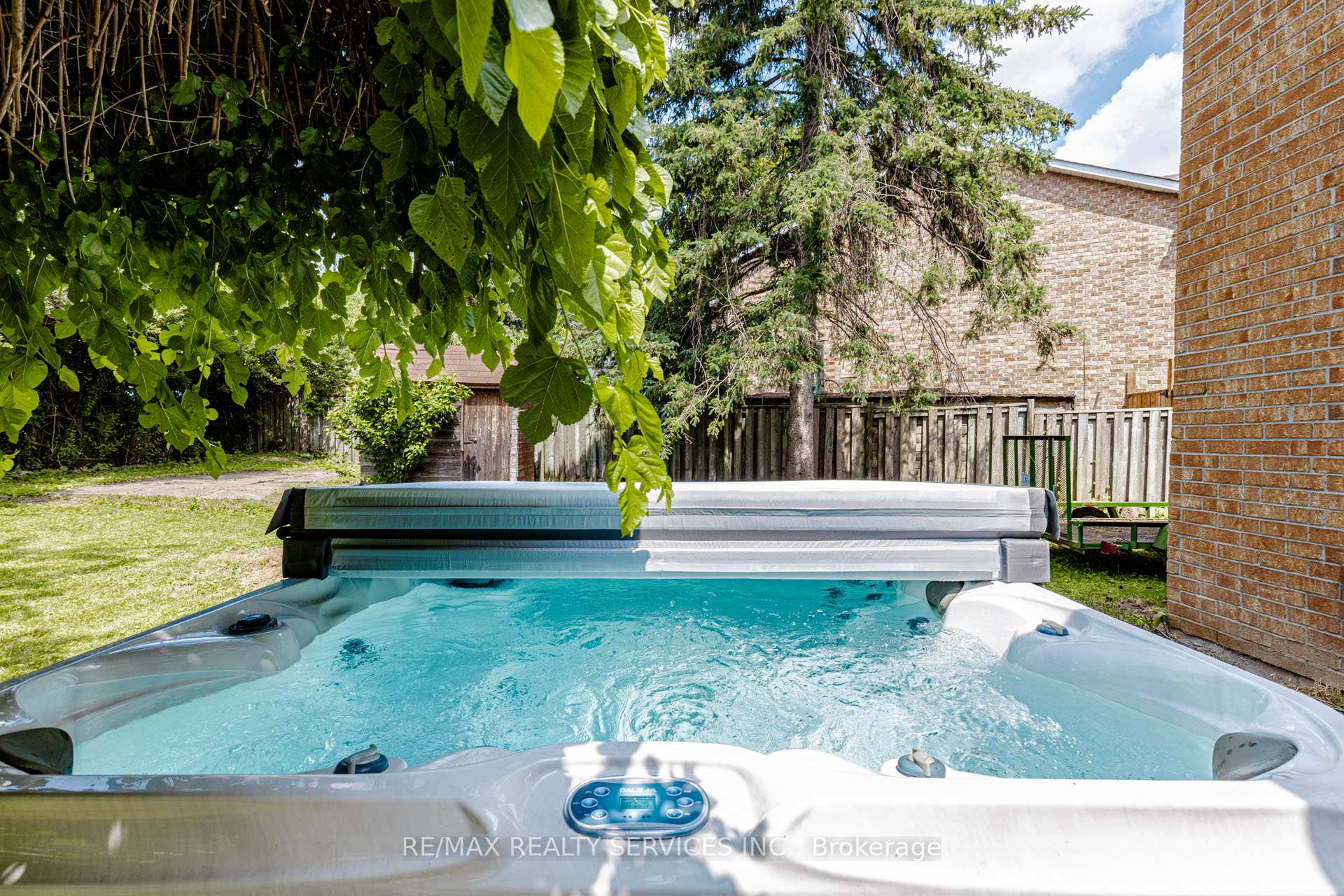 Photo 38 of 50 Barr Crescent, Brampton, Heart Lake East — HOMEH
