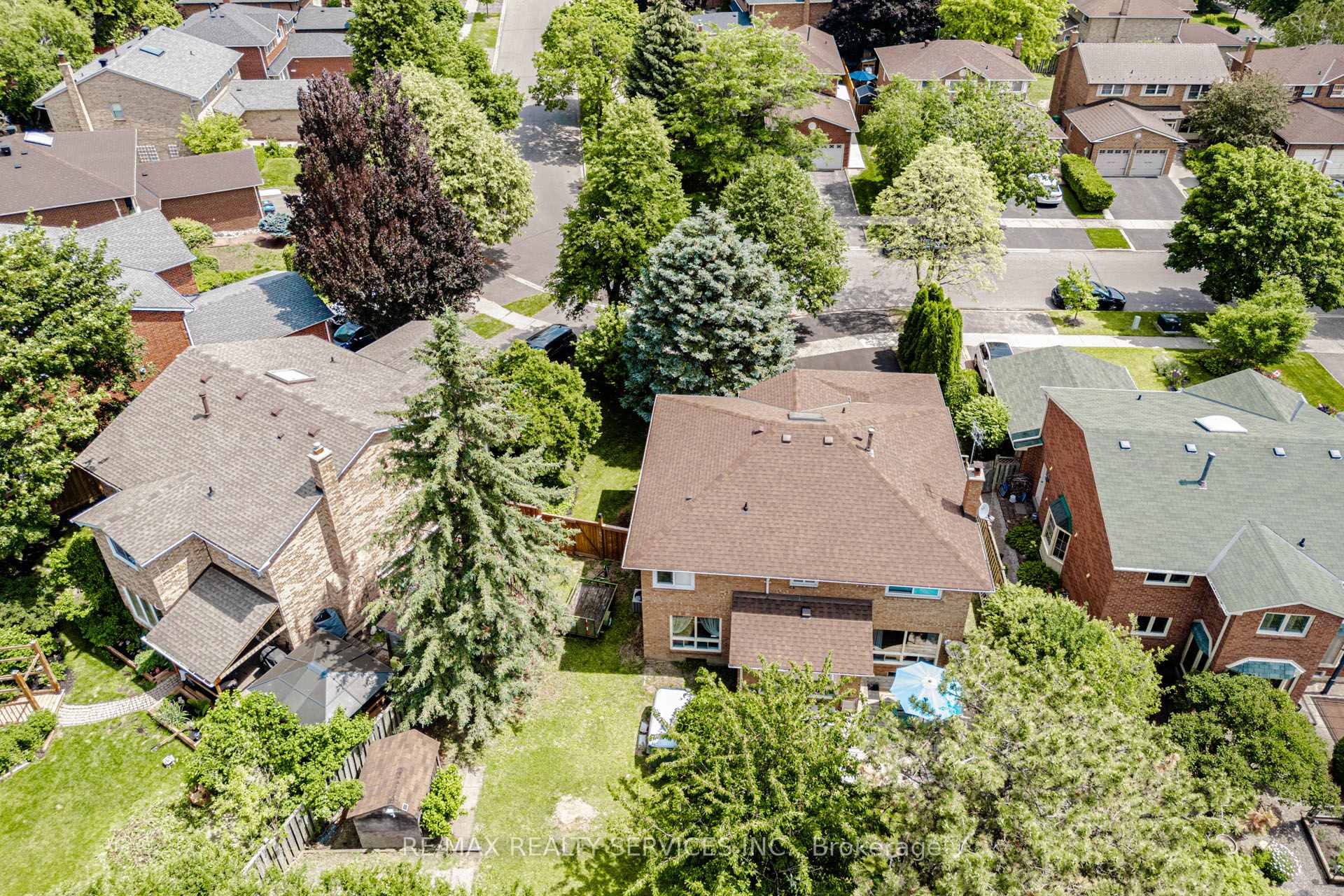 Photo 40 of 50 Barr Crescent, Brampton, Heart Lake East — HOMEH