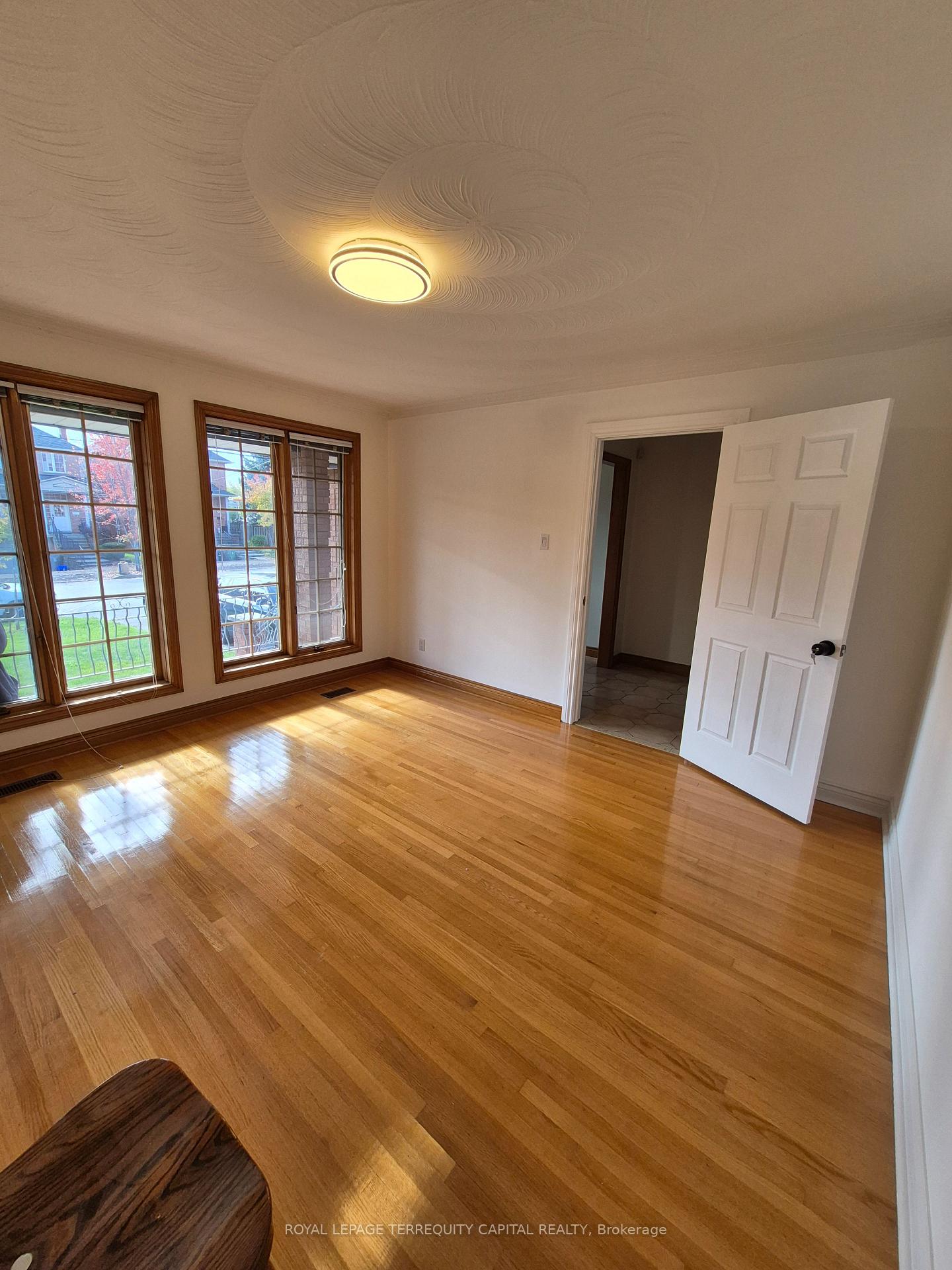 Photo 12 of Unit 7, 256 Cocksfield Avenue, North York, Bathurst Manor — HOMEH